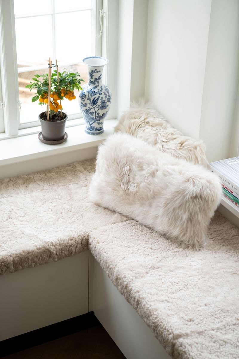 Long-Wool Sheepskin Cushion | Doublesided | New Zealand | 25x50 cm Coral Blue