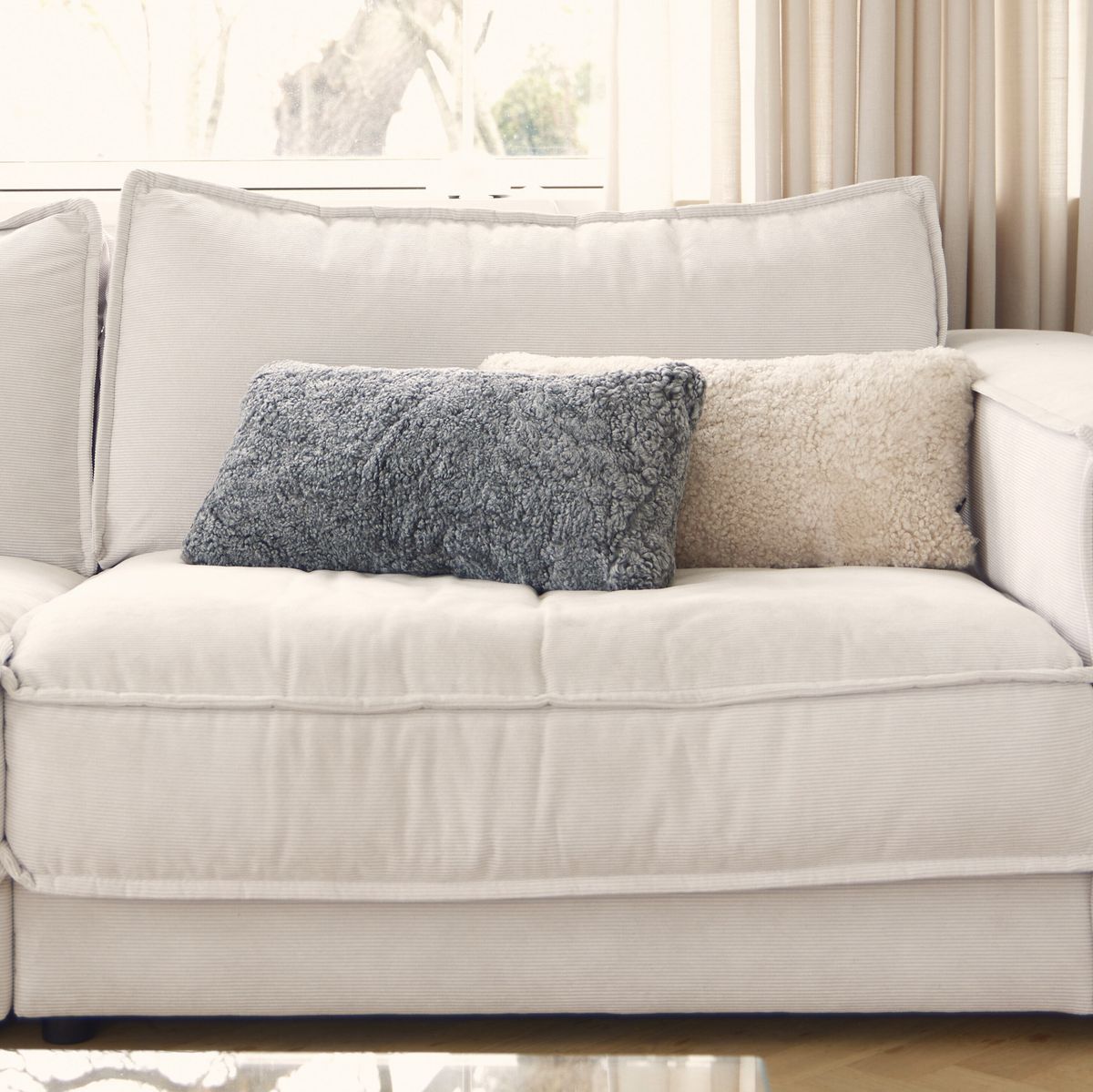 Short Wool Sheepskin Cushion | Doublesided | 30x60 cm Anthracite