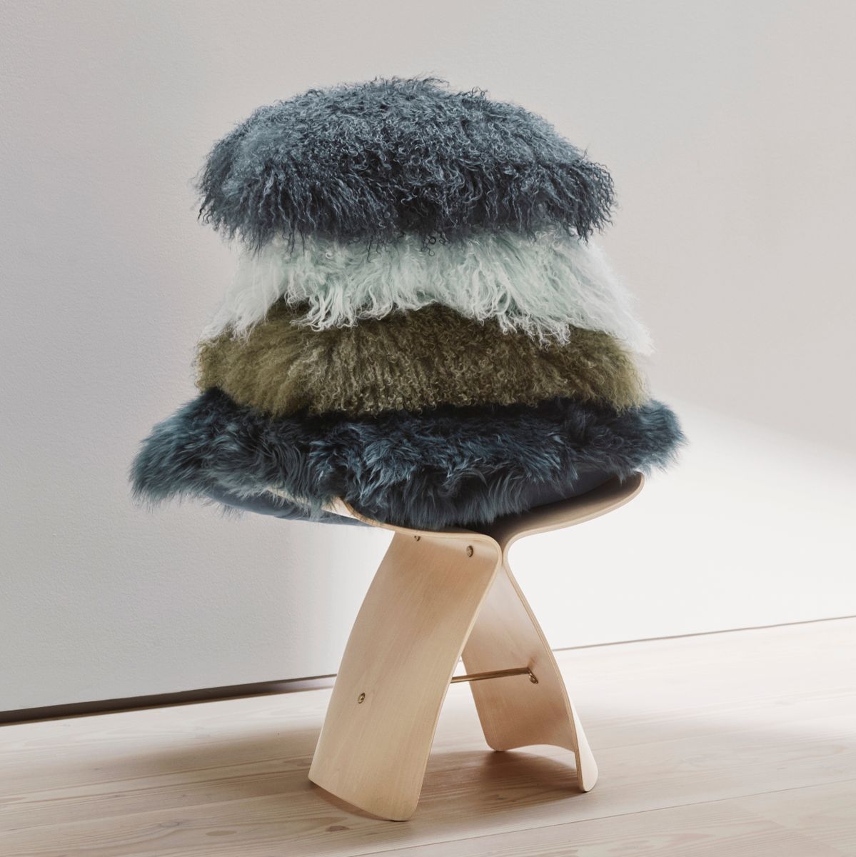 Curly Sheepskin Cushion | Doublesided | 40x40 cm Arctic Sunrise