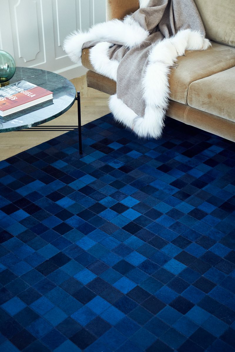 Throw of Cashmere with Fox Trimming | 130x200 cm