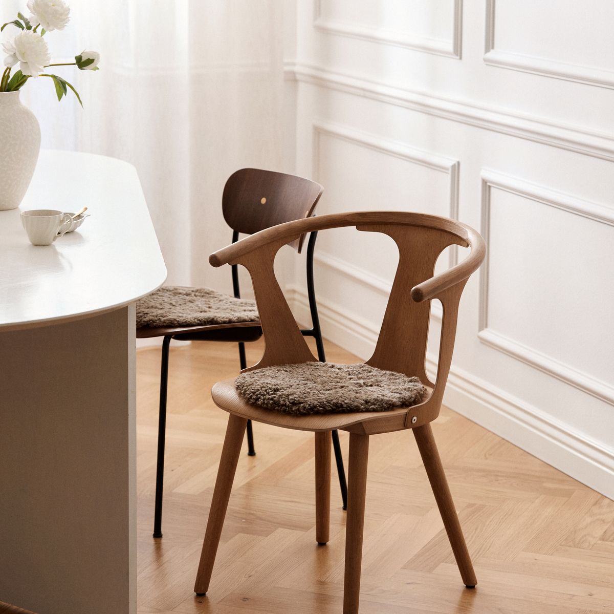 Short Wool Curly Sheepskin Seat Cover | Ø38 cm Anthracite