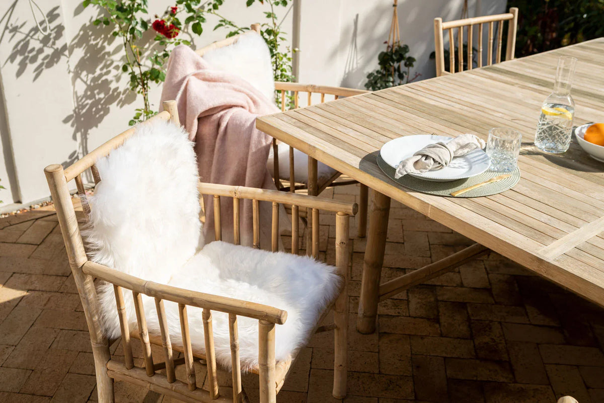 The Complete Outdoor Entertaining Guide: Natural Materials for Every Season