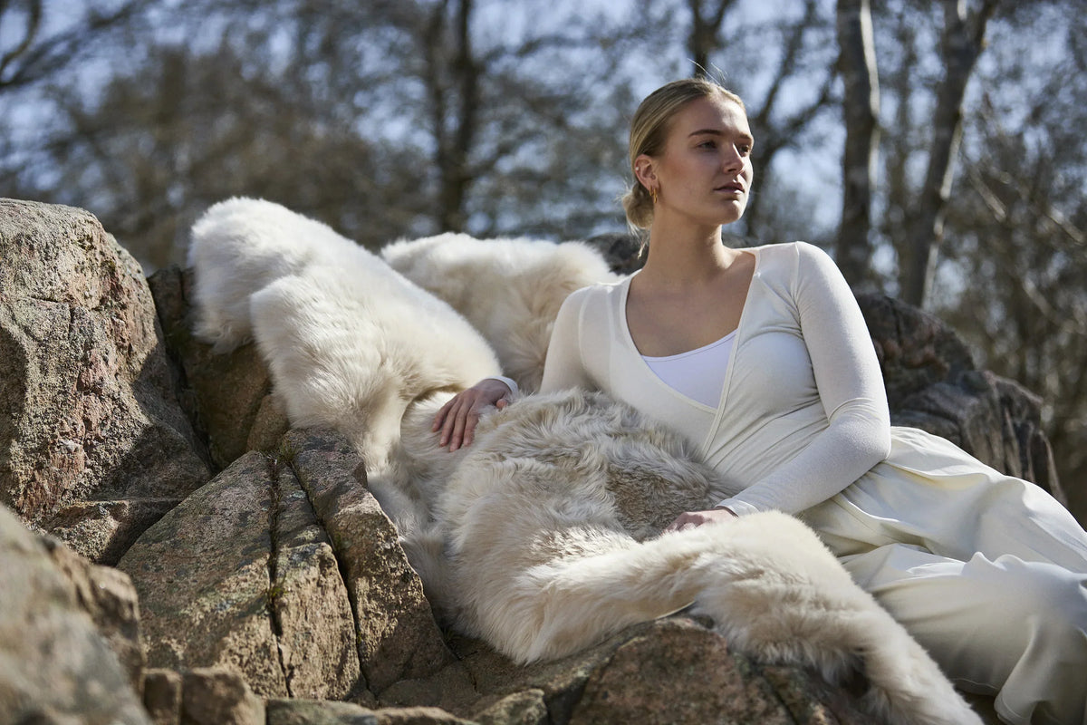 Sheepskin at Outdoor Events: How to Style and Use It