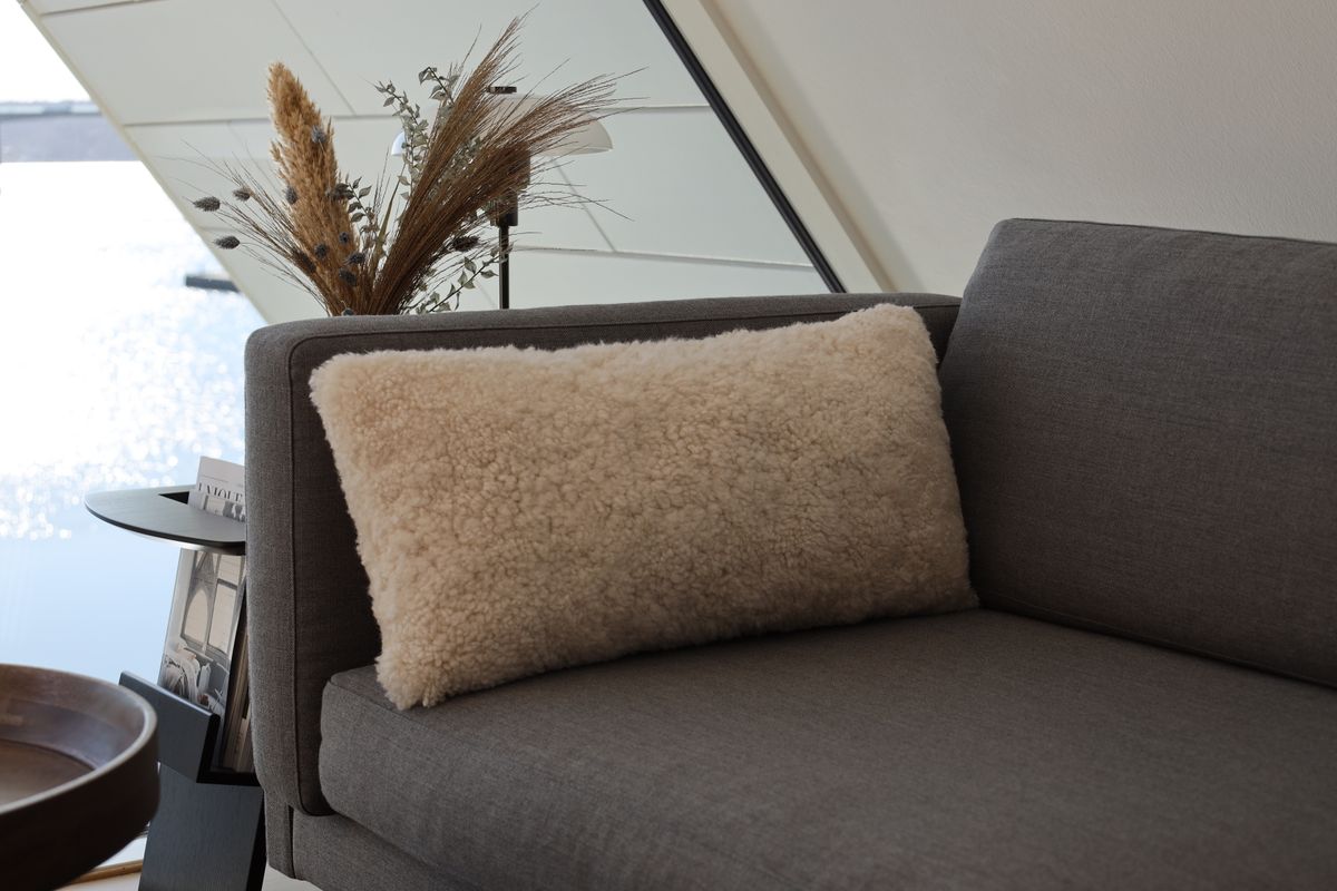 Short-Wool Sheepskin Cushion | Doublesided | SW | 30x60 cm Pearl