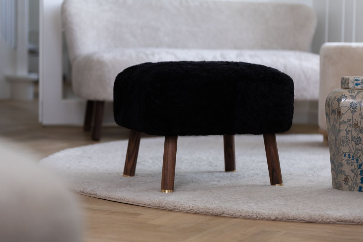 Short Wool Curly Sheepskin Design Rug | ø140 cm Pearl