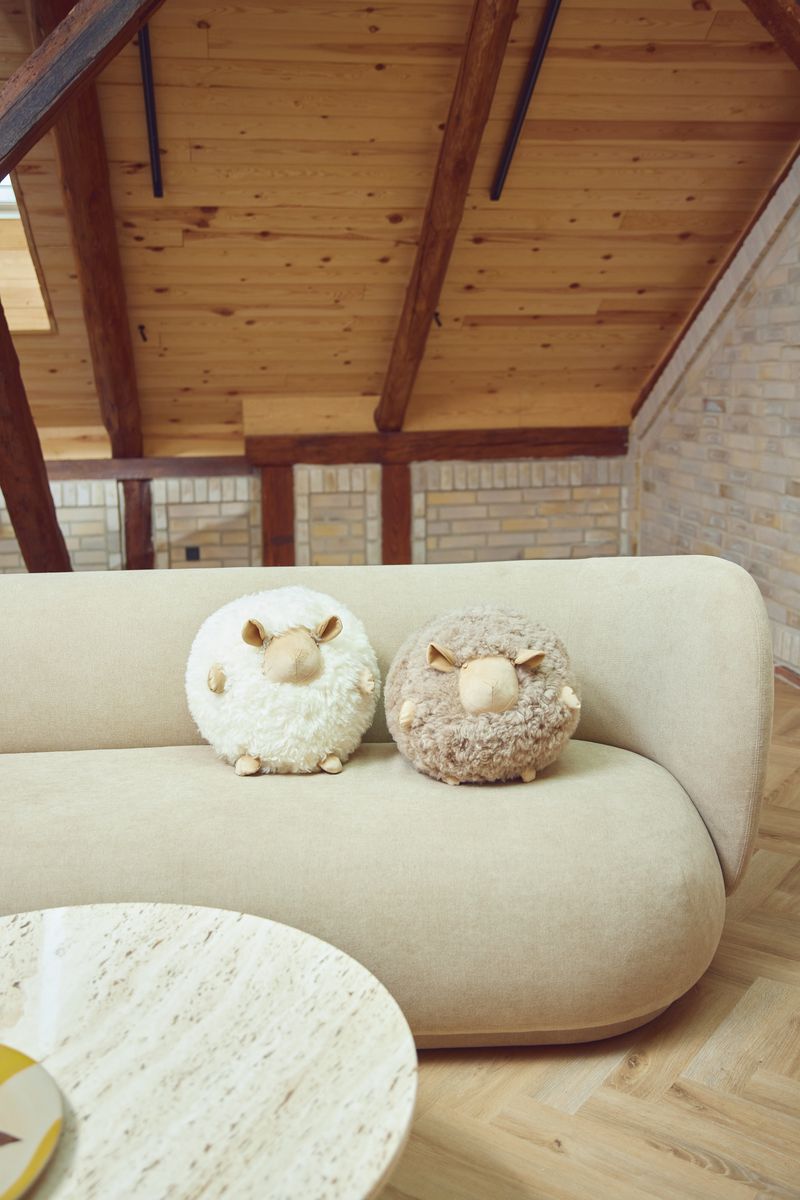 Cute Sheep Cushion | Ø28 cm Beige/White