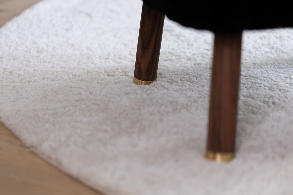 Short Wool Curly Sheepskin Design Rug | ø140 cm Pearl