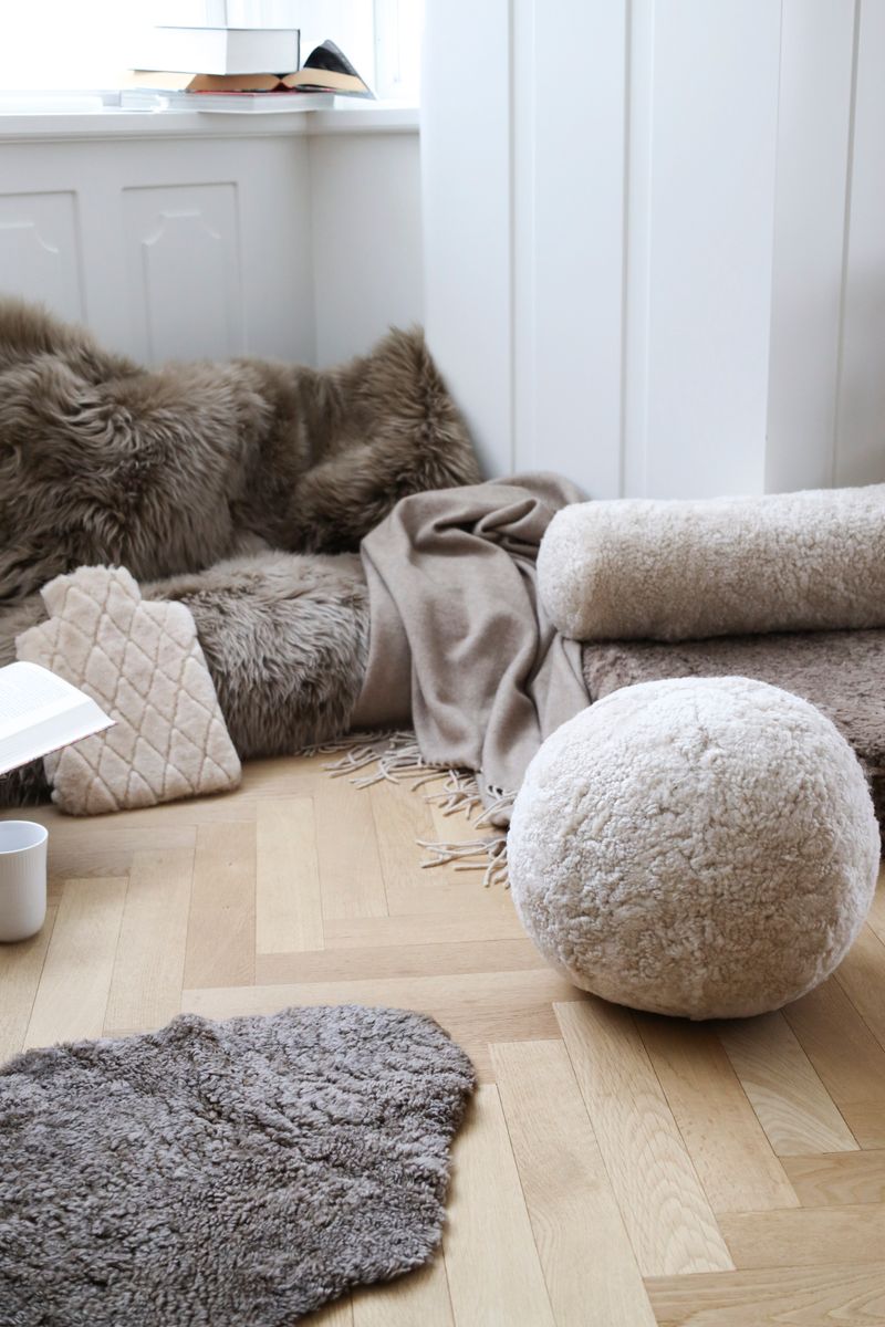 New Zealand Sheepskin | Short Curly Wool | Rug 115 cm Anthracite