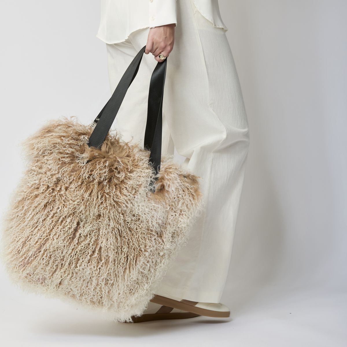 Hailey Shopper Black