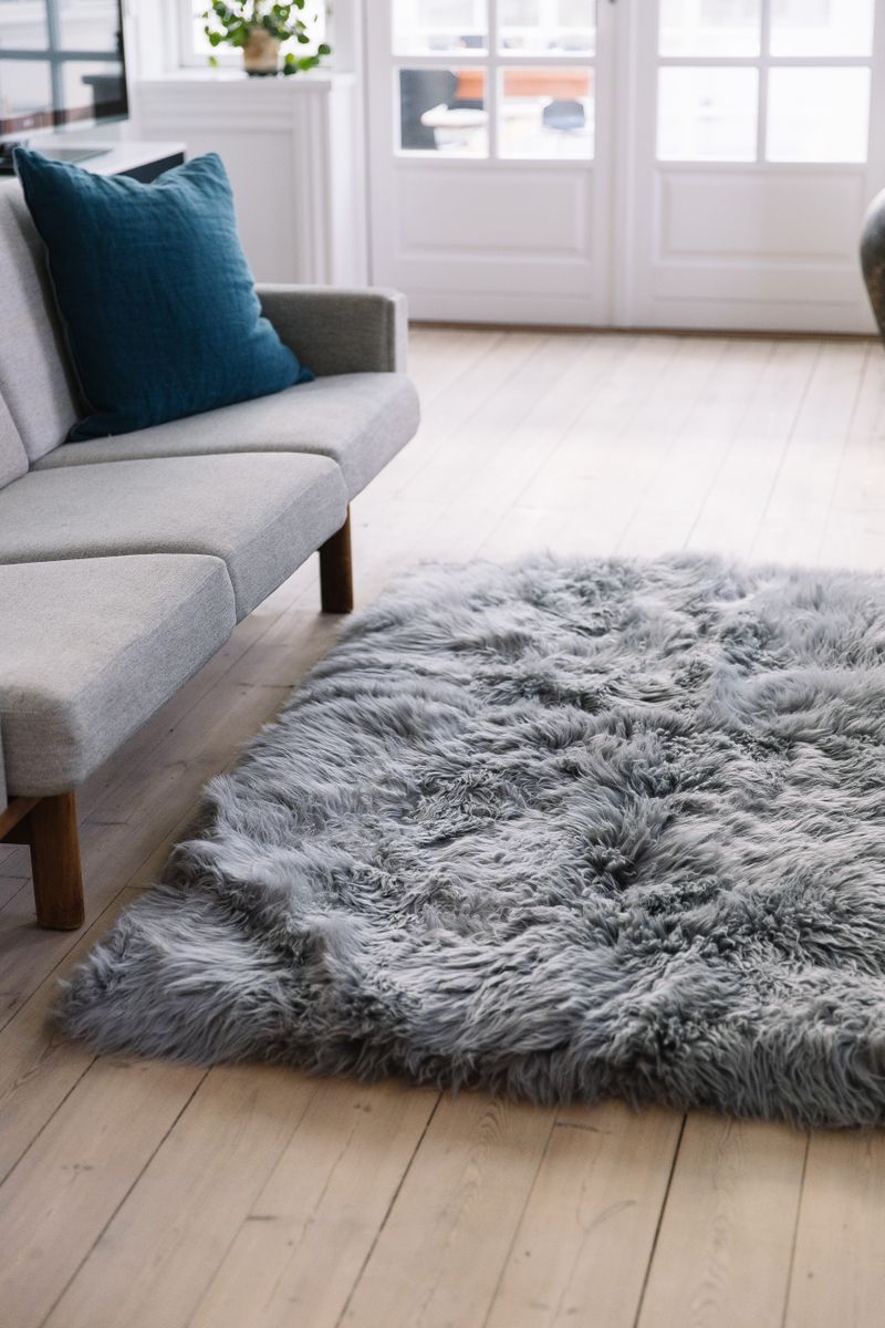 Long Wool Sheepskin Design Rug Light Grey