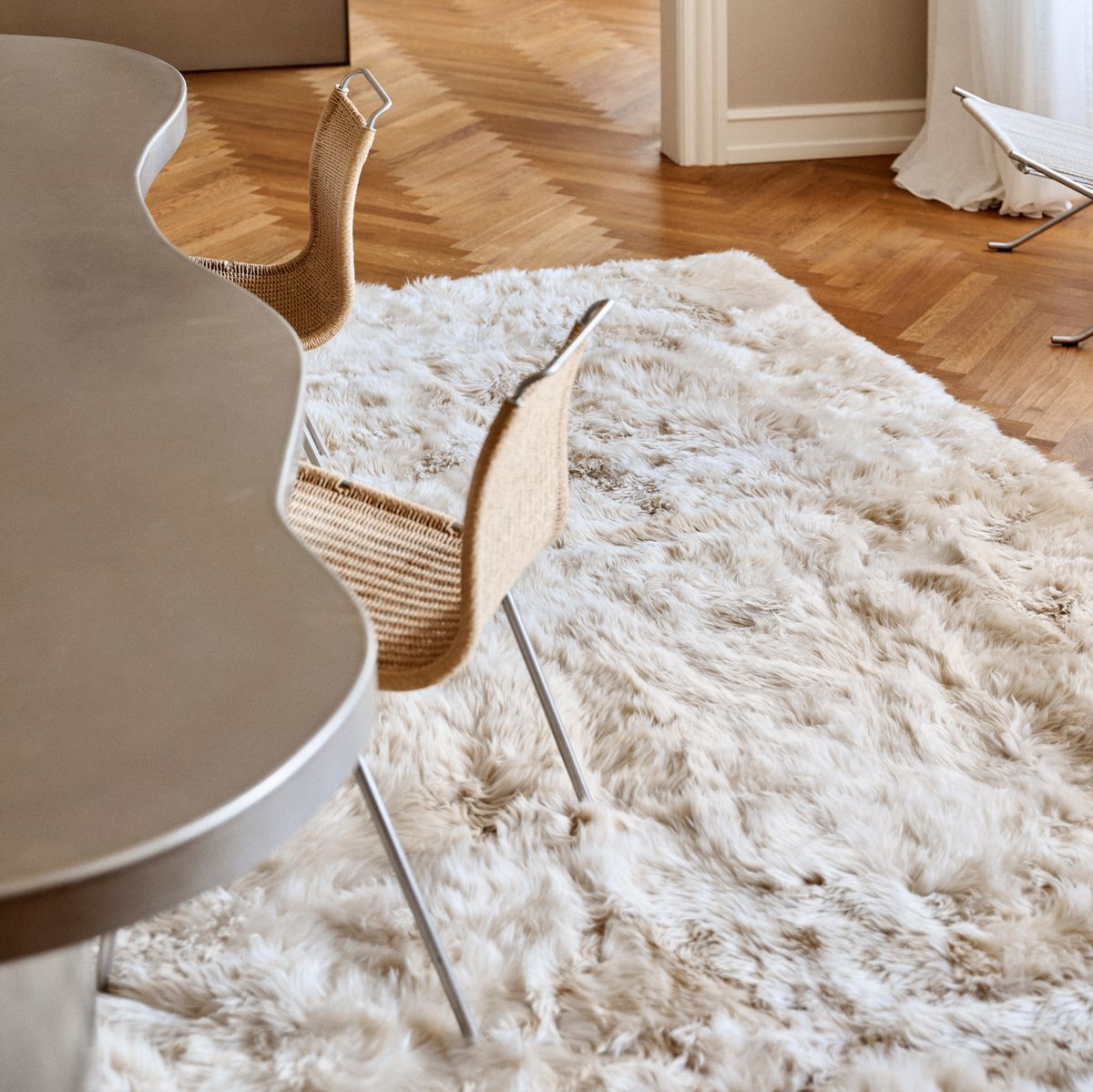 Customized | Design rugs, cushions, throws, bean bag, pouf of sheepskin | including backing / filling 	 X