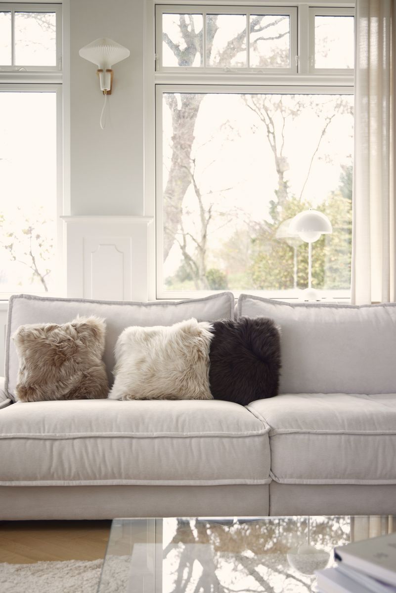 Long-Wool Sheepskin Cushion | Doublesided | New Zealand | 45x45 cm Linen