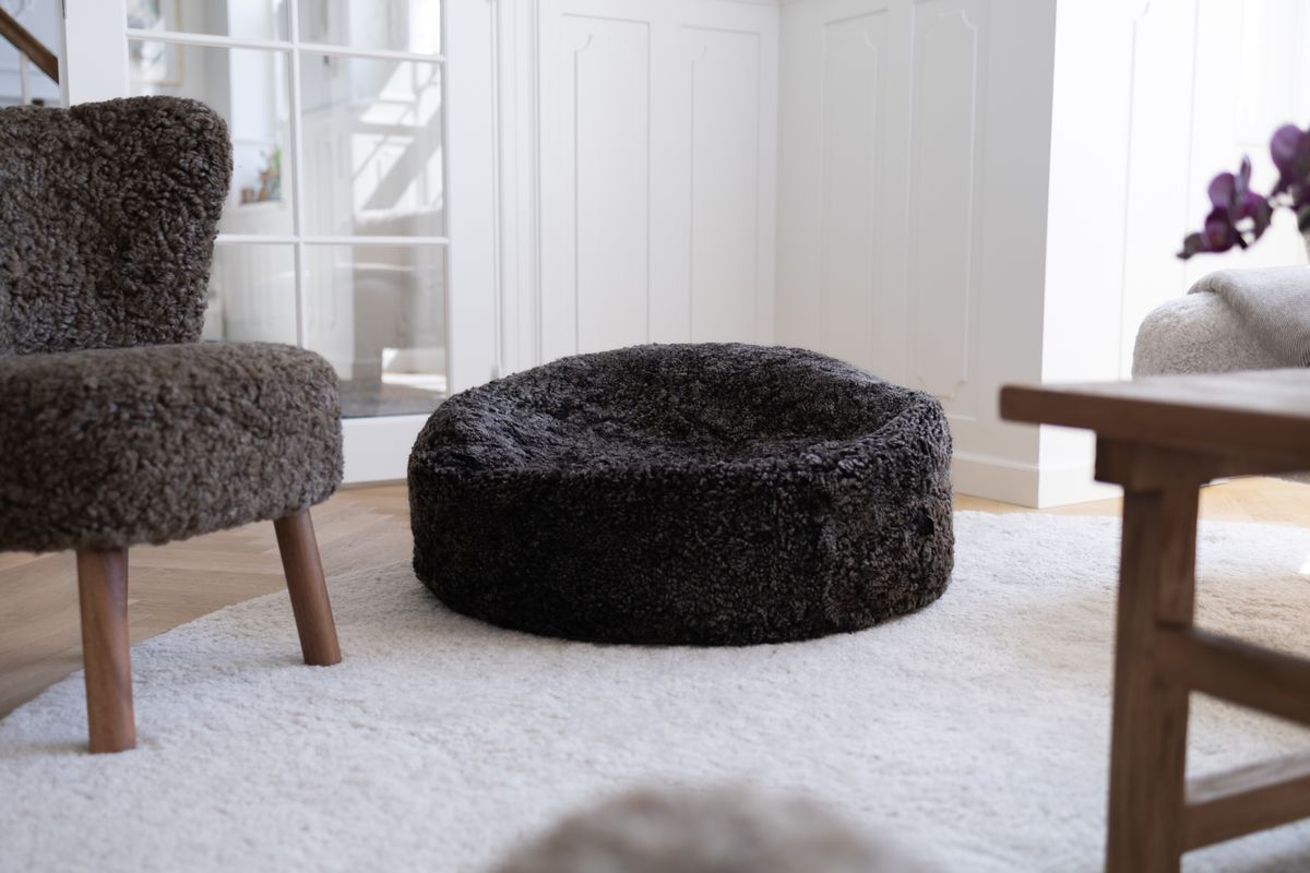 Round Sheepskin Bean Bag | Short Wool Anthracite