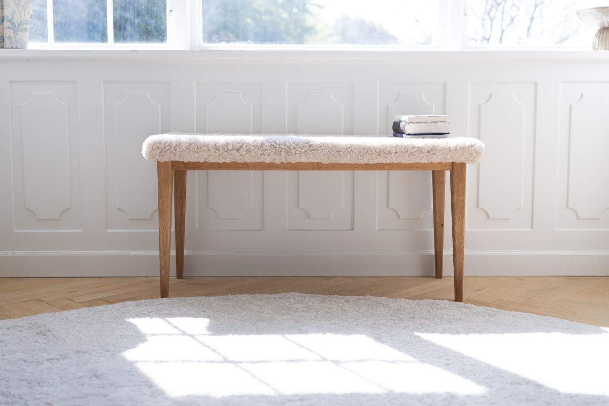 Short Wool Curly Sheepskin Design Rug | ø140 cm Pearl