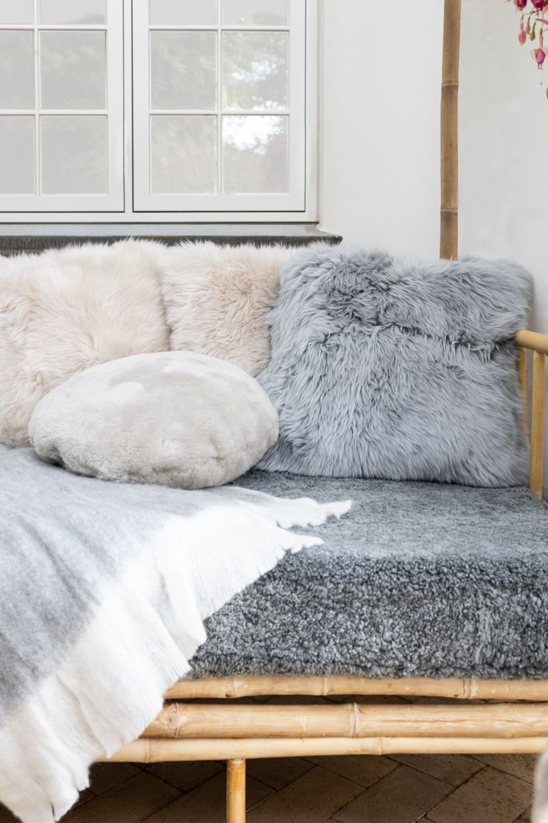 Long-Wool Sheepskin Cushion | 50x50 cm Light Grey