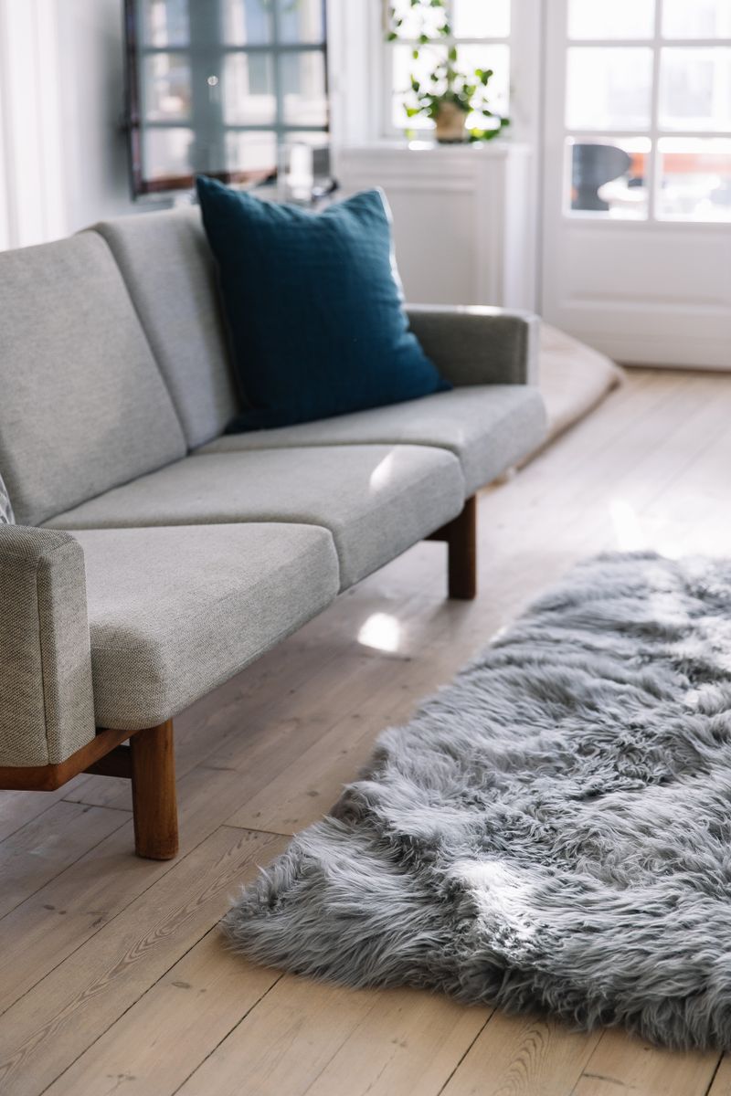 Long Wool Sheepskin Design Rug | 250x350 cm Light Grey