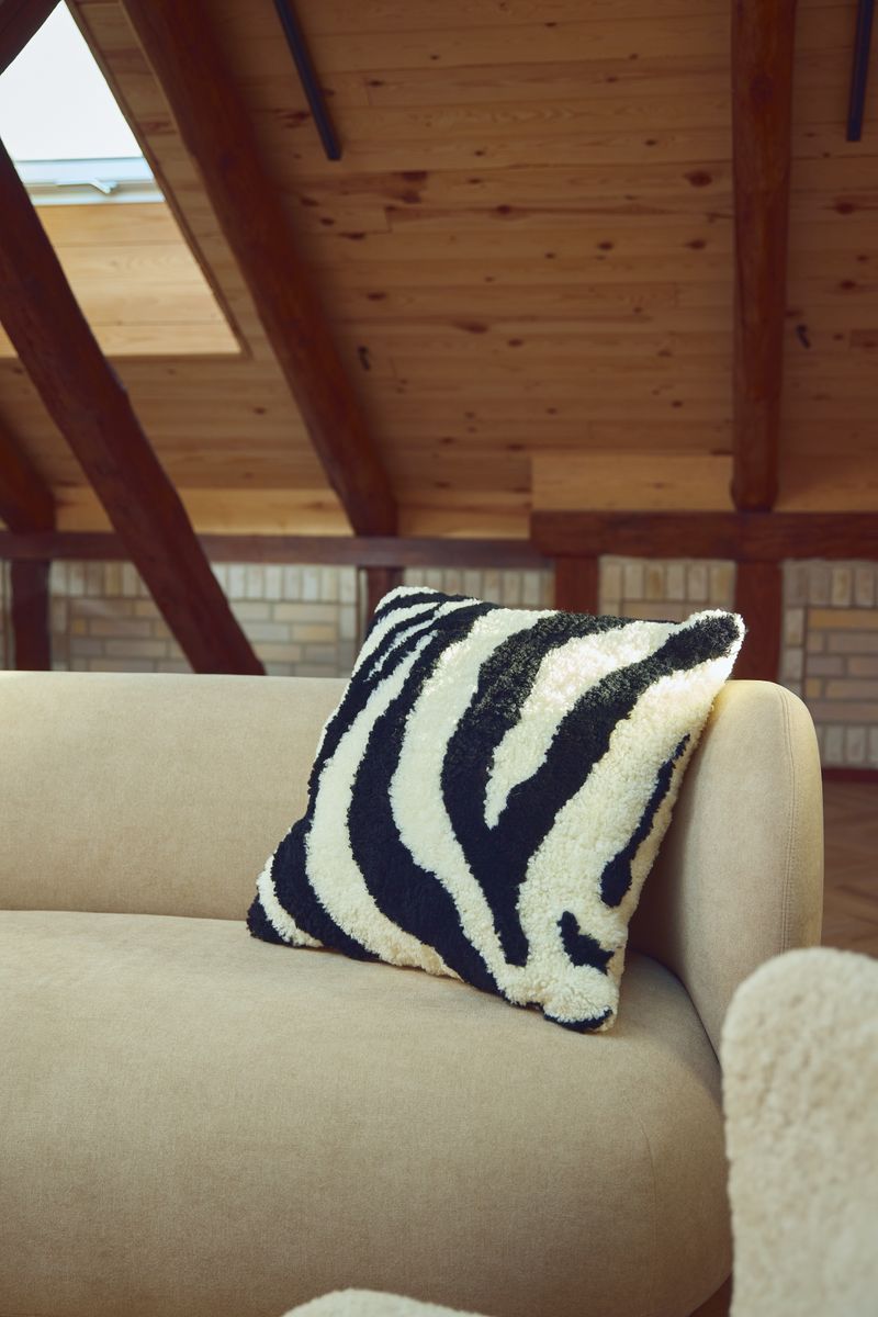 Zebra Cushion | Doublesided | 60x60 cm Ivory/Black