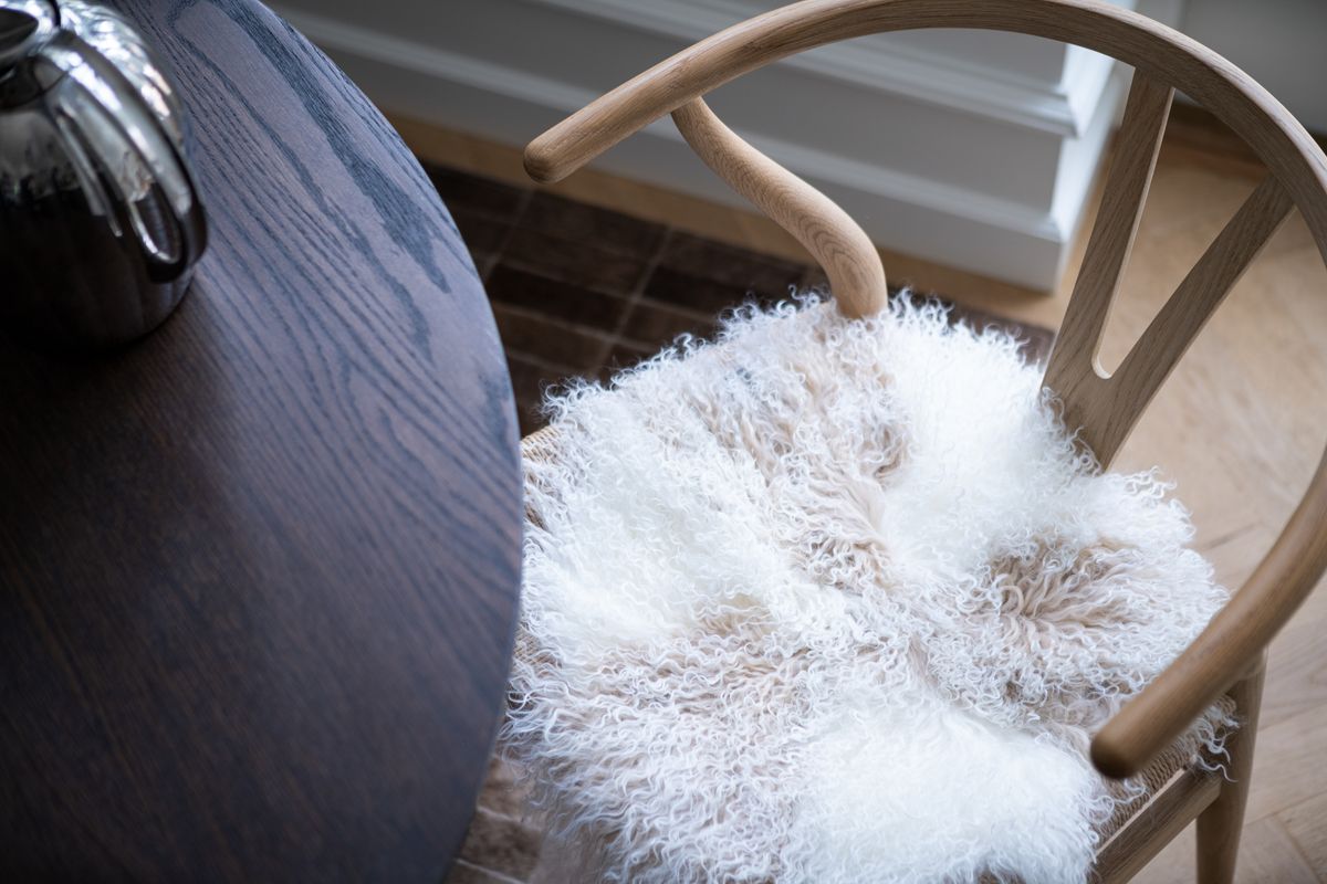 Curly Sheepskin Seat Cover | Ø37 cm Arctic Sunrise/Dove